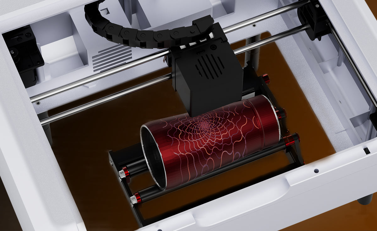 The module intelligently synchronizes with the M1s laser module, ensuring that with every degree of material rotation, the engraving precisely aligns with the corresponding point, achieving flawless seam processing.